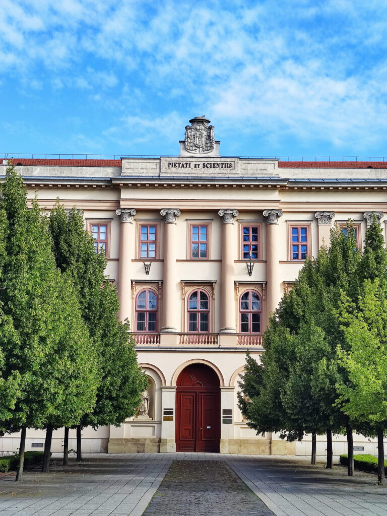 szakhomlok00520F6357C-8646-FEEF-BAF5-D09E686DED52