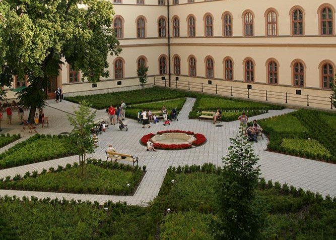 uzlet_szt_adalbert_13 (1)